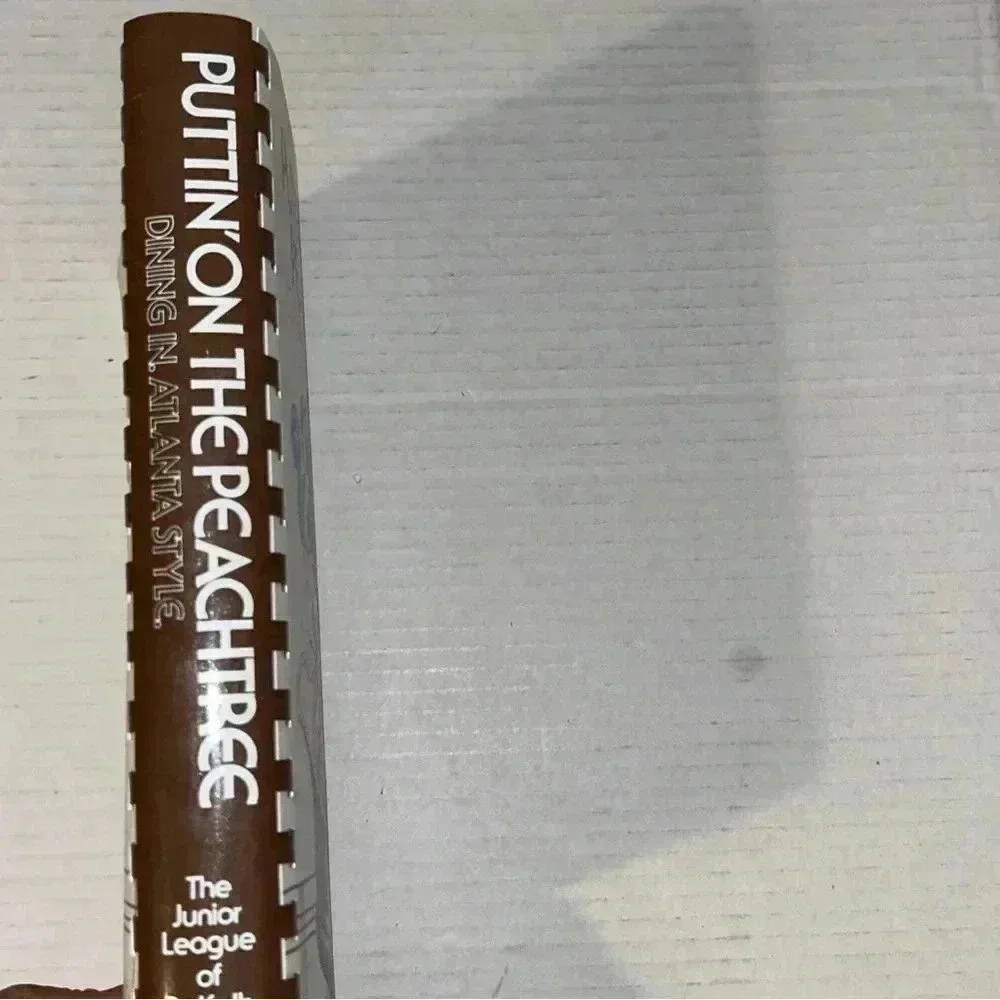 Junior League of DeKalb County GA Cookbook Puttin on the Peachtree 2nd Ed 1980